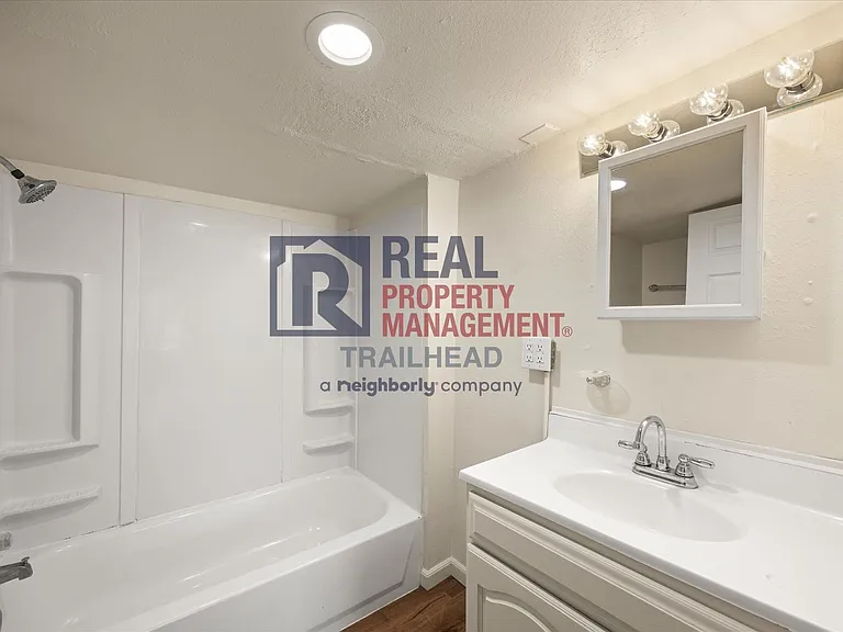 607 Bryan St — Photo 11