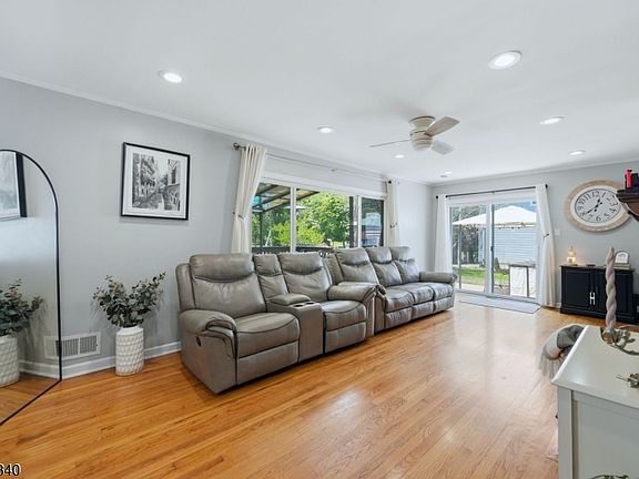 5th image of 728 Mill Ln