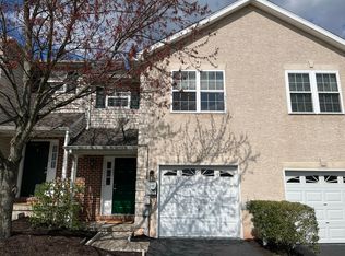 121 Fairway Dr, Collegeville, PA 19426