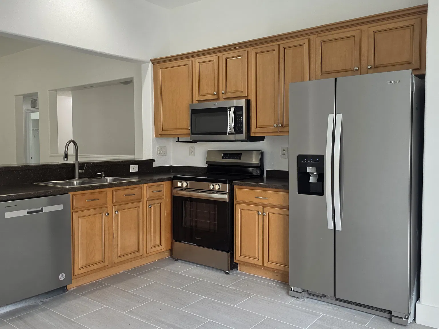 3 bed, 1275 sqft, $1,875 — Photo 3