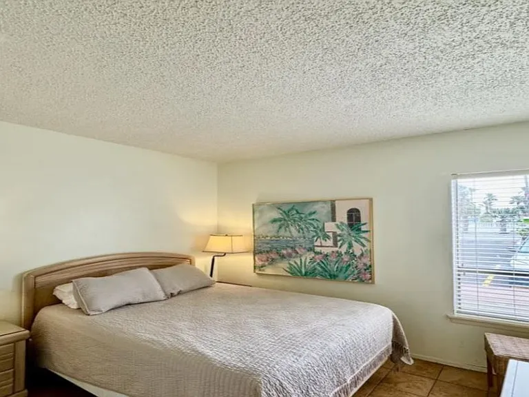 1912 Gulf Blvd #109 — Photo 15