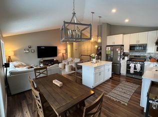 17627 S Shore Ln W, Eden Prairie, MN 55346