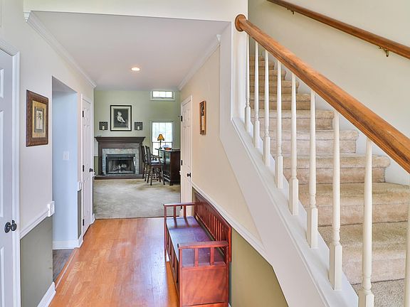 4th image of 948 Ethans Glen Dr