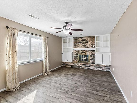 5th image of 204 S Bouziden Dr