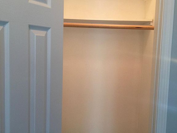 3rd image of 1407 W Greenleaf Ave APT 3N