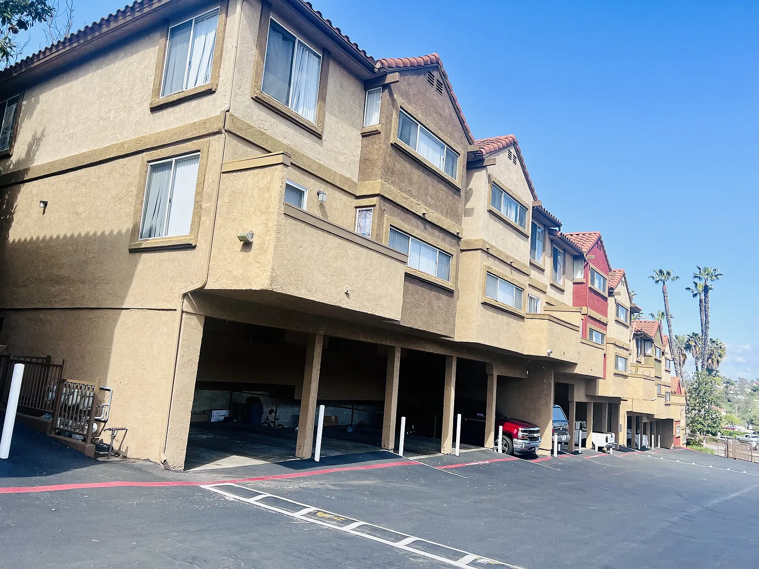 Grande Vista Apartments — Photo 3