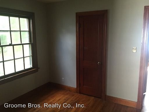 4th image of 5419 Parker St