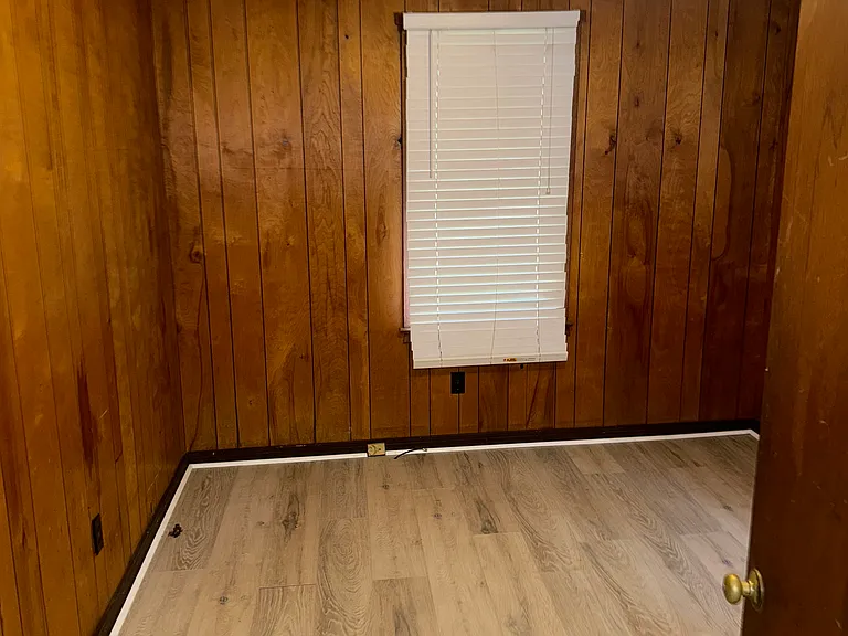 304 Sunnyside Ln — Photo 12