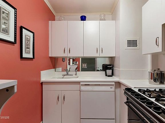 4th image of 1143 York Ave #15H