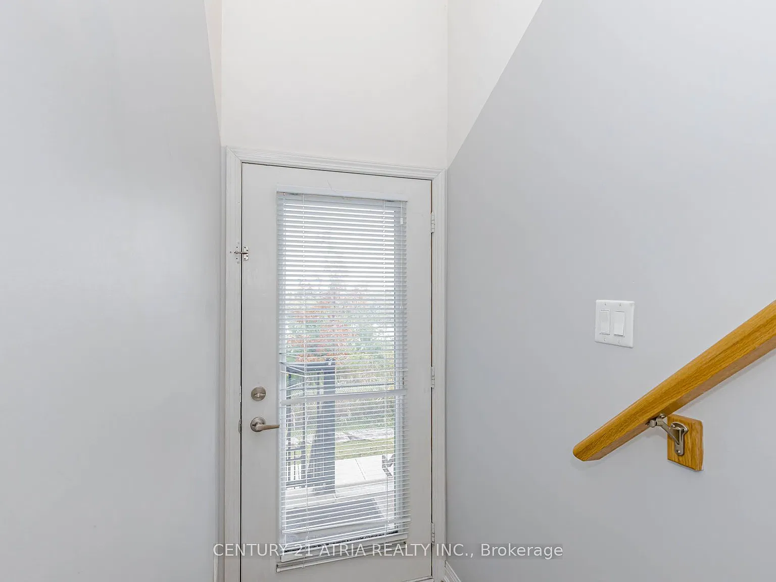 2 bed, $2,690 — Photo 4