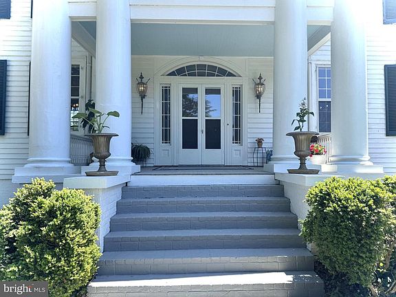 4th image of 2345 Berry Hill Rd