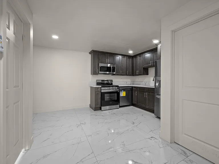 6248 Dorothy Dr — Photo 4