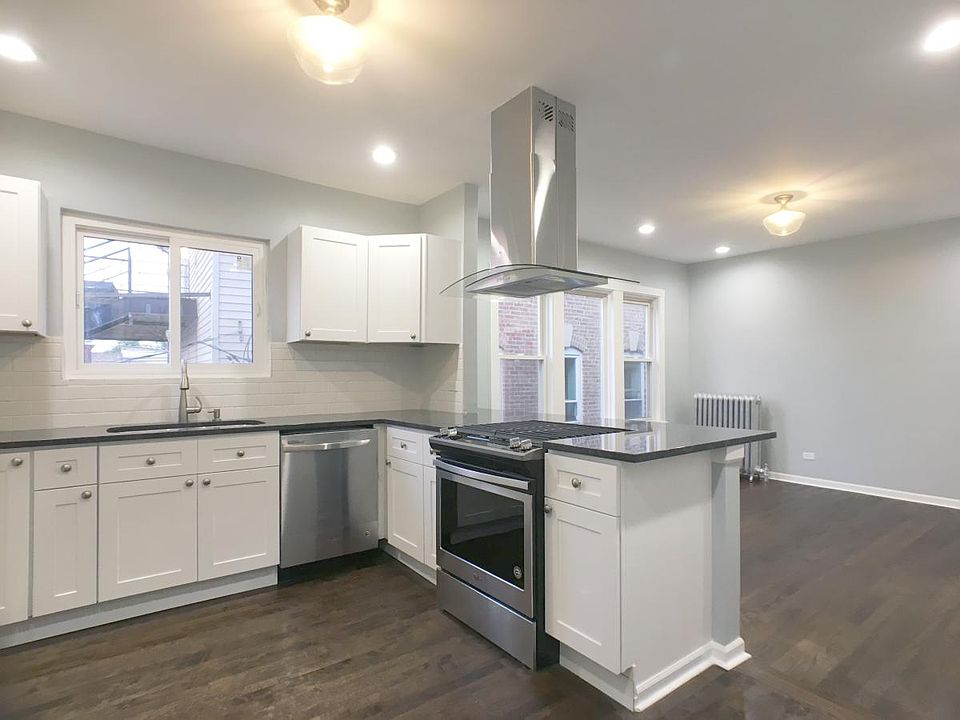 1st image of 3348 N Karlov Ave #2