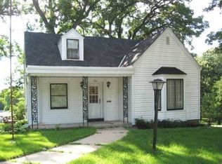 736 N 7th St, Forest City, IA 50436