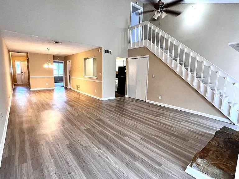 2505 W Broad St #131 — Photo 4