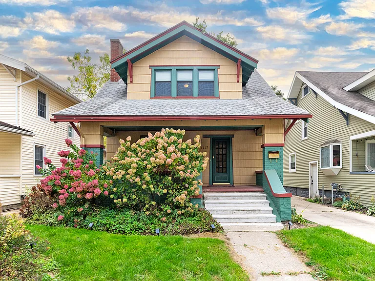 1117 W Shiawassee St — Photo 7
