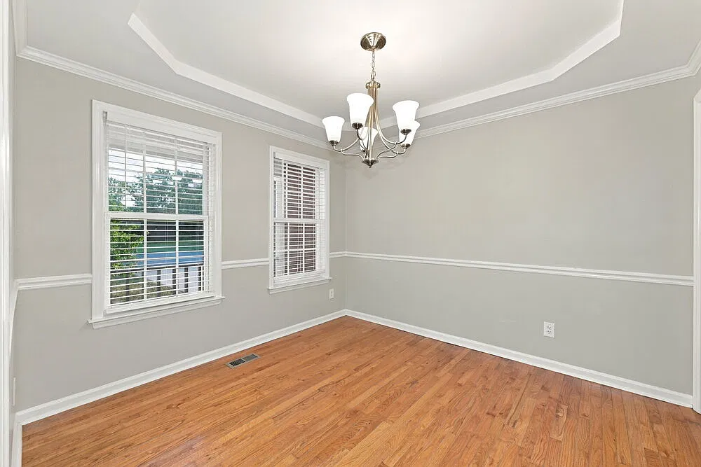 4 bed, 2.5 bath, 2338 sqft, $2,280 — Photo 4