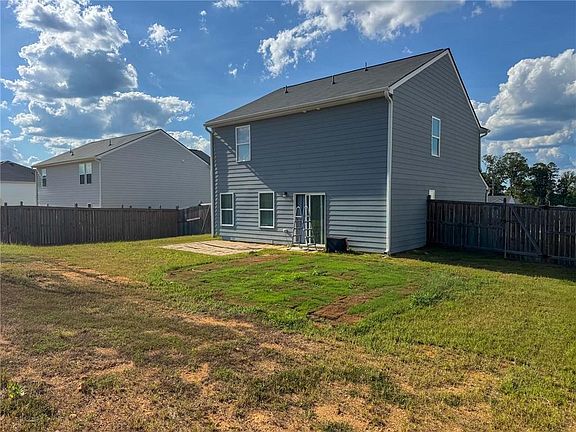 5th image of 115 Oxford Ln