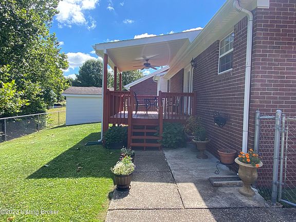 4th image of 211 Holly Hills Dr