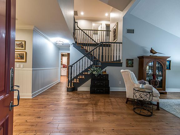 3rd image of 507 Park Springs Ct