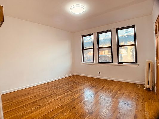 1st image of 32-58 30th St #Z4
