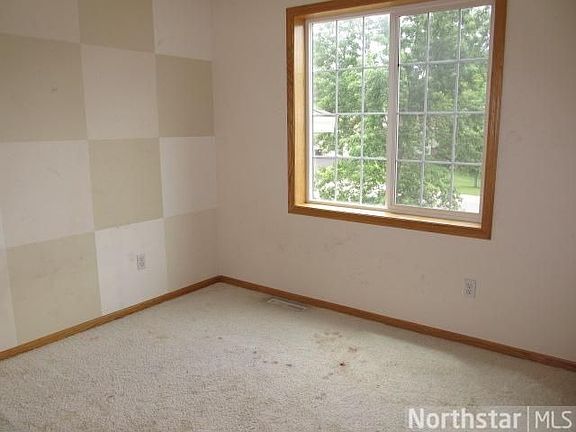 4th image of 404 Rum River Dr NW