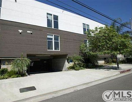 2nd image of 4705 Whitsett Ave APT 204