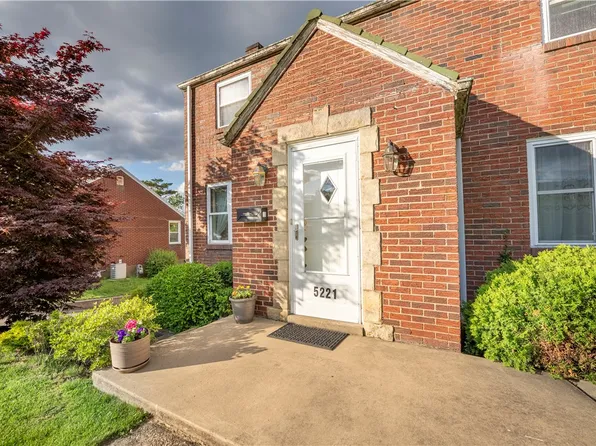 5221 Gerry Dr, Pittsburgh, PA 15236
