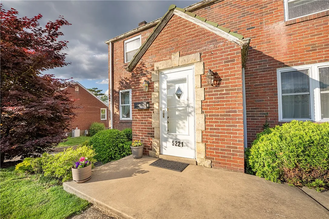 5221 Gerry Dr photo 1
