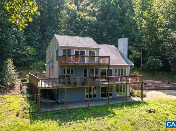 271 Hager Ln, Roseland, VA 22967