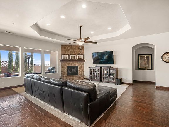 5th image of 1844 N Vista Park Way