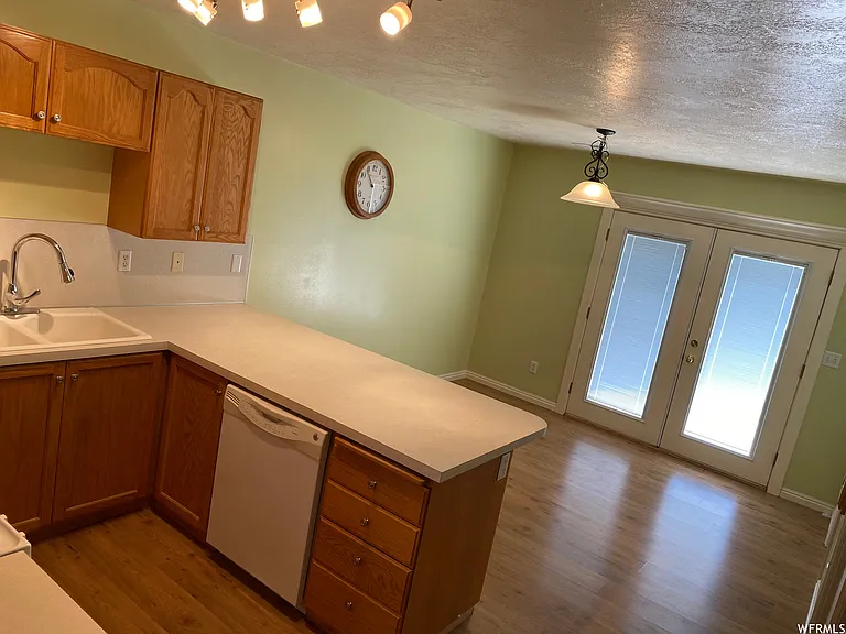 1648 Talon Dr — Photo 9