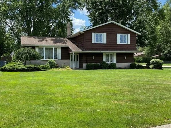 32880 Arlesford Dr, Solon, OH 44139