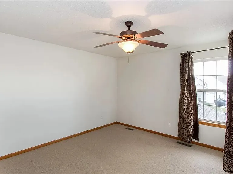 73 Primrose Ct — Photo 8