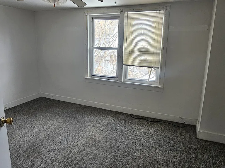 533-535 W Shawnee Ave — Photo 4