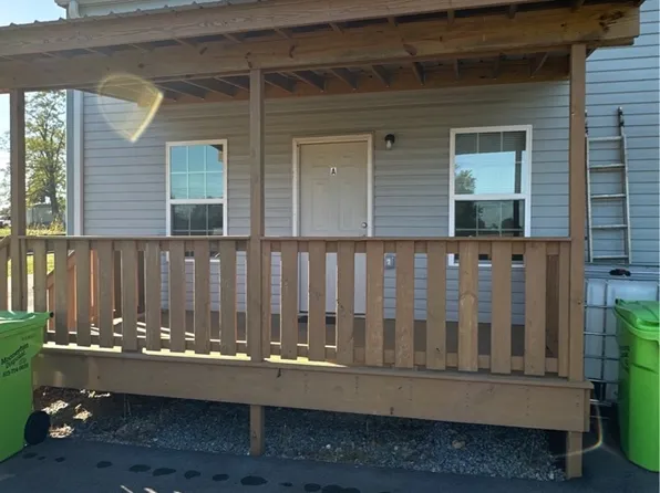 1208 N Church St, Portland, TN 37148