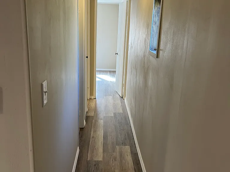 2927 N Jefferson St — Photo 12