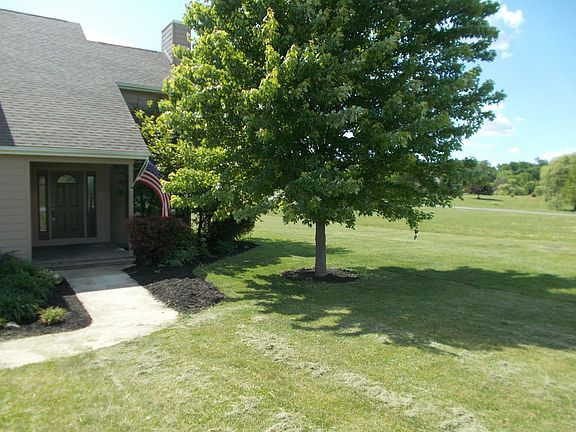 2nd image of 1740 Tanglewood Dr
