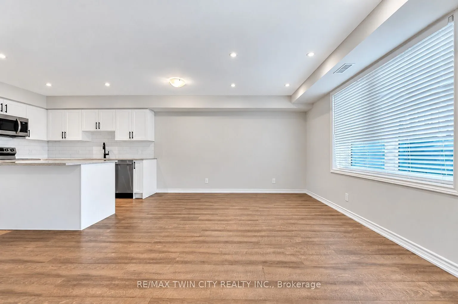 235 Chapel Hill Dr — Photo 3