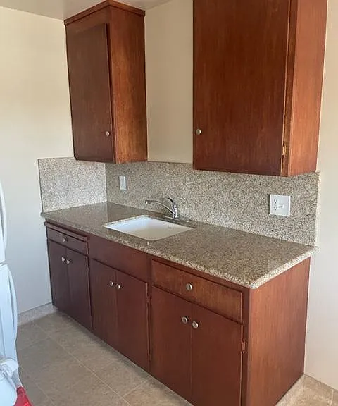 221 Pamela Ave — Photo 1