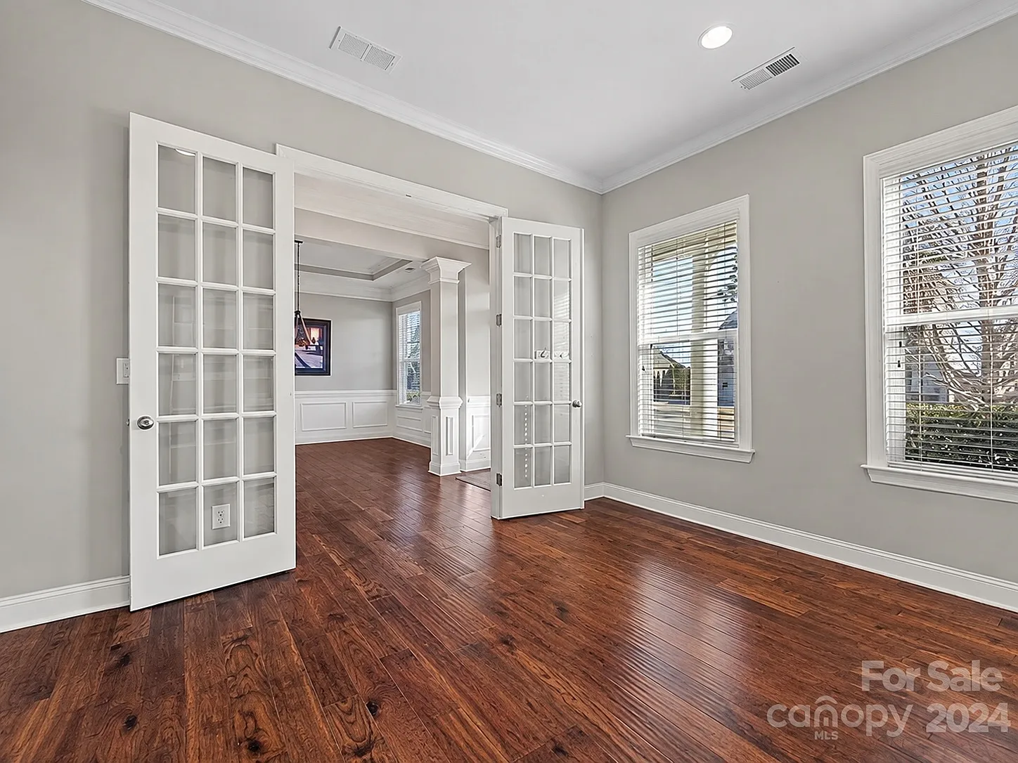 5 bed, 3.5 bath, 3372 sqft, $3,550 — Photo 4