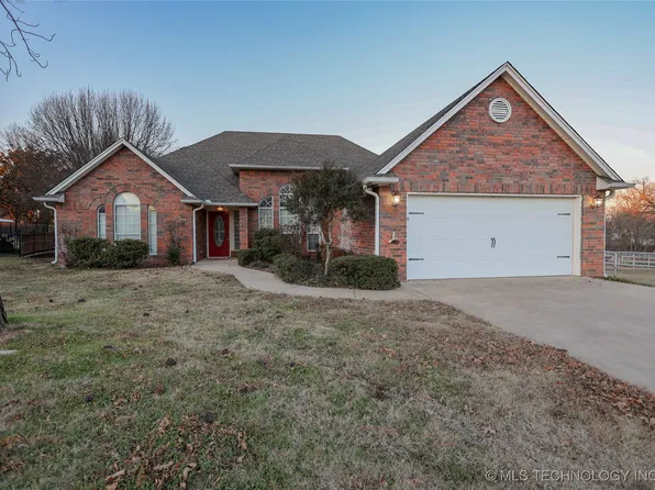 104 Country Club Cv, Sulphur, OK 73086