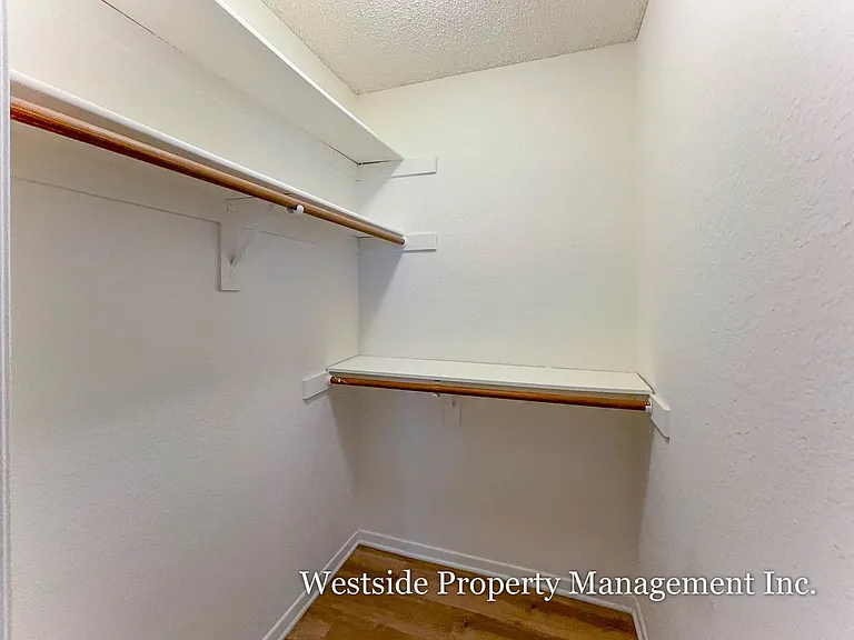 Overland — Photo 15