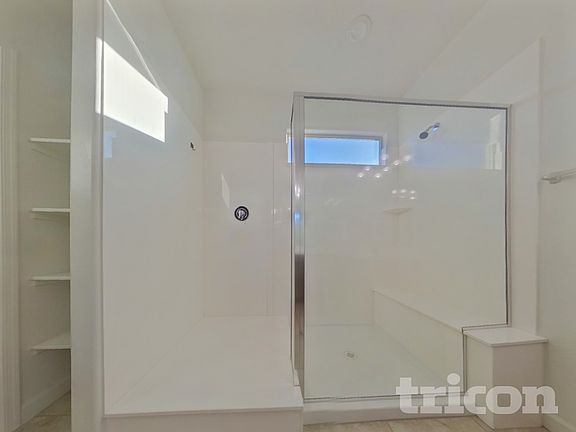 5th image of 30094 W Clarendon Ave