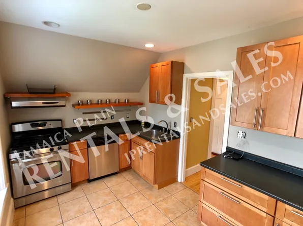67 Hewlett St #2, Roslindale, MA 02131