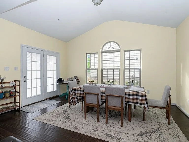 1415 Village Green Way — Photo 12