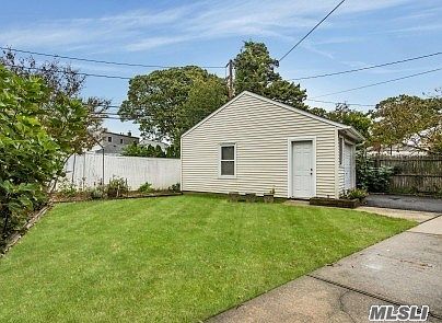 4th image of 845 Park Ln S