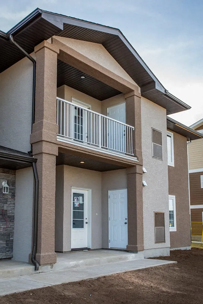 Chester Court Condos — Photo 3