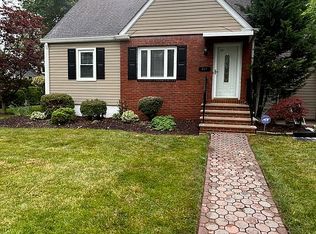 289 Grant Ave, Dumont, NJ 07628