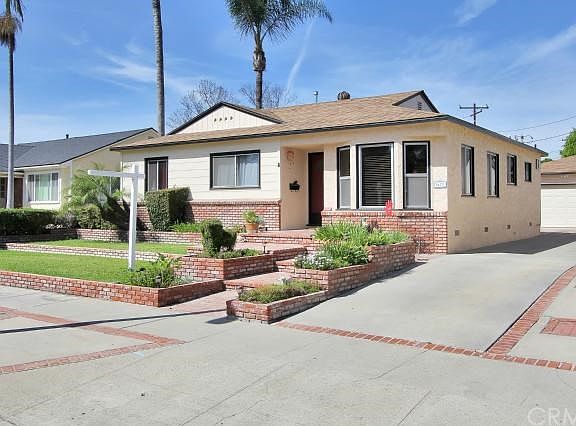 4th image of 3677 N Los Coyotes Diagonal